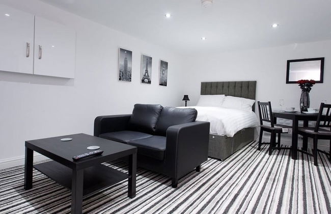 Shaftesbury Apartments - Photo 3