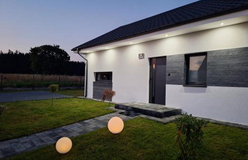 Nowoczesny wypoczynek - dom blisko jeziora i lasu - Foto 6