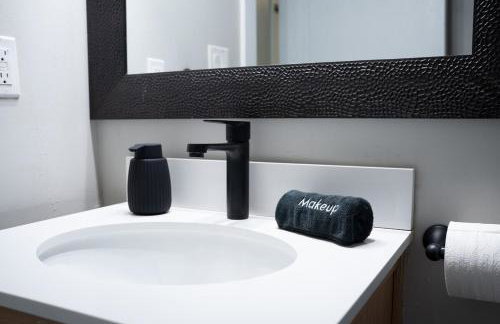 Roasted Blue - 8 min to KU & Mass - Photo 16