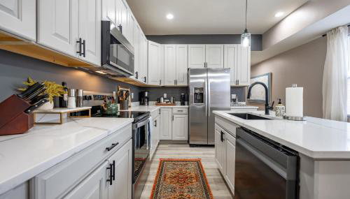 Modern & Stylish - Mins to Downtown - Family Friendly - Foto 3