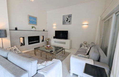 Luxurious Villa with Pool - Foto 45