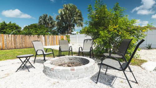 Golfers Paradise 4-hole PUTT-PUTT, Mega Chess with huge backyard, hammock - Foto 3