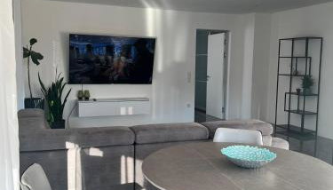 Haus-Villa Moderne Ferienwohnung in Wallersdorf-Haidlfing - Foto 4