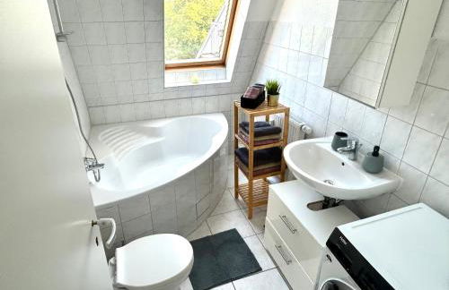 BHV-3, - 4- und 5-Zimmer Wohnungen mit Terrasse, 24h self-check-in, TV, Internet, DisneyPlus, Waschmaschine - Foto 27