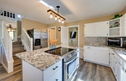 Riverfront Arkansas Abode - Furnished Deck and Grill - Foto 8