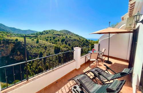 Apartamentos Axarquia , Frigiliana, terraza privada con vistas a la montaña rio y al mar - Photo 45
