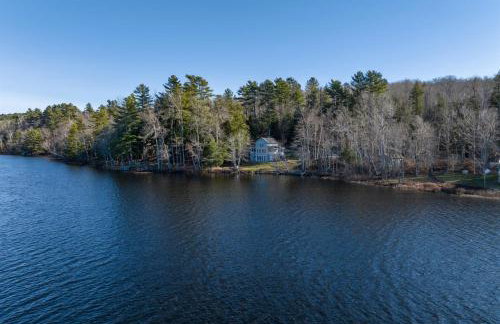 Lake Front-Maine Themed-Soaking Tub-Fire Pit-Kayak - Foto 60
