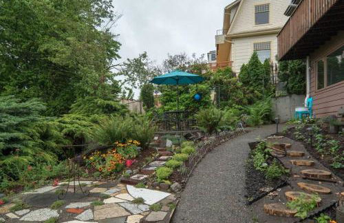 The Flying Whale-MountTabor. - Photo 2