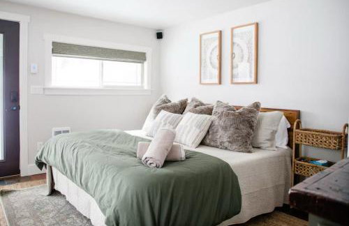 Cabin and Casita Near Rosyln and Suncadia Hot Tub, Game Room, Firepit, Sleeps 11 - Photo 12