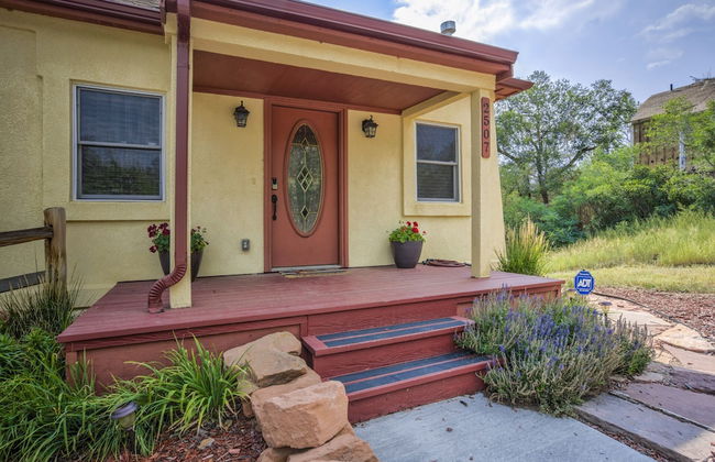 2brdowntown Occmountain Views & Grill - Photo 46