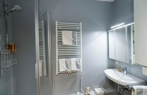 zentrale Ferienwohnung neu renoviert - Foto 3