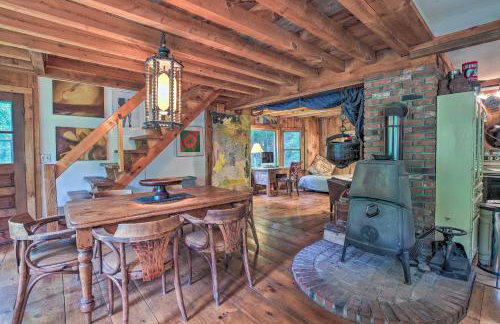 Berkshire Riverfront Ski Cabin Close to Hiking! - Foto 8