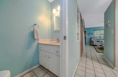 Flagler Avenue adjacent Dog Friendly Home with Garage! Stroll to the Beach! - Foto 12