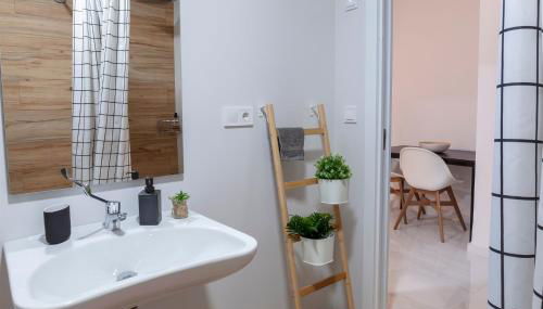 Artistic Digital Retreat-Great Location Near Metro - Foto 4, towels, Shower