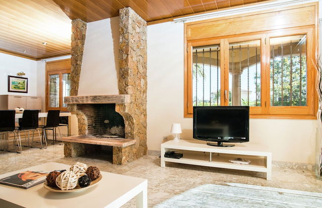 Alluring Holiday Home in Girona With Swimming Pool - Foto 7