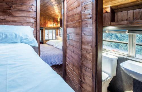 American School Bus - 1 Bedroom - Blossom Farm - Tiers Cross - Foto 30