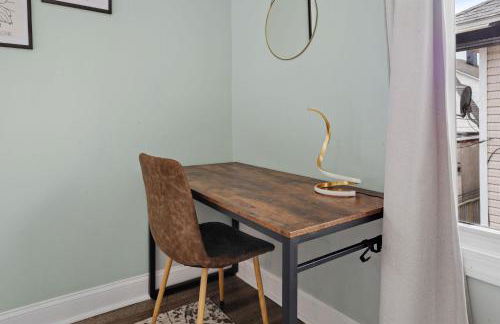 Beautifully Renovated 6BR 2BA 2 Blocks to Beach - Foto 26