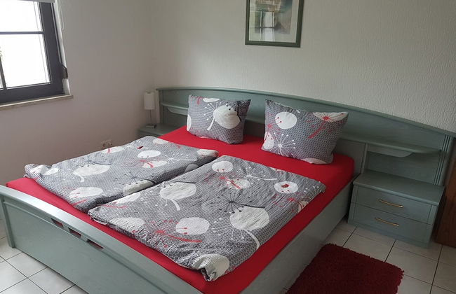 Group Hideaway With Pool - Photo 3