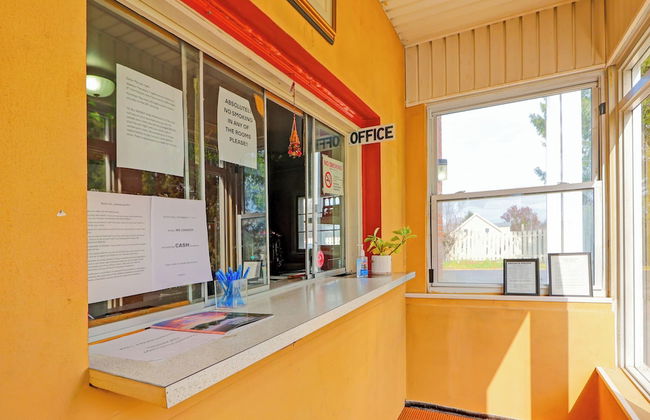 Hotel O Relax Inn Lewisburg near I-64 - Photo 5