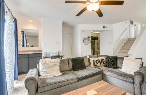 Less Than 1 Mi to Beach Galveston Condo with Fenced Patio - Foto 6