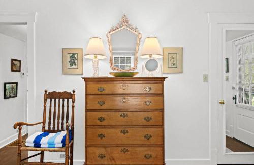 Stunning Cottage in Famous KY Garden -Sleeps 2 - Foto 24