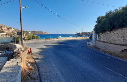 Παραθαλάσσιο εξοχικό σπίτι με θέα τον κόλπο Βάρης - Photo 30