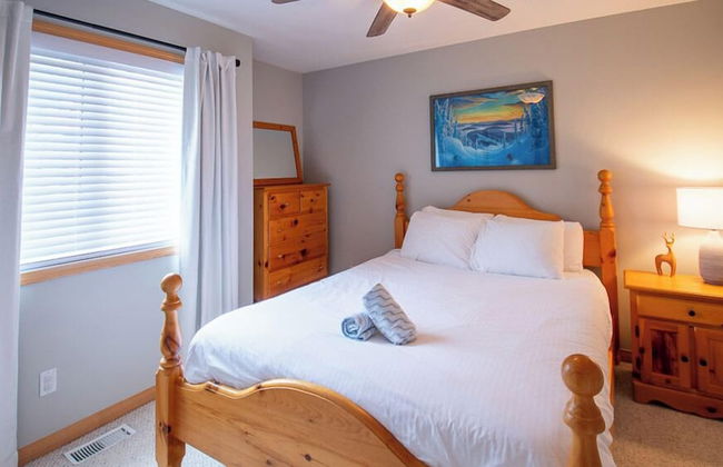 Stone Creek Chalet by Fernie Lodging CO - Photo 7