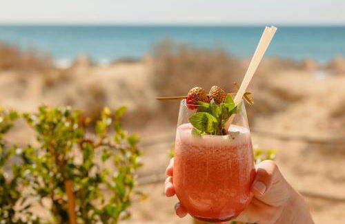 Modern beachside Penthouse with amazing sea views in Costabella, Marbella - Photo 33