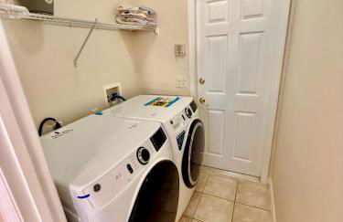 Luxury Village 4BR Pool Home near Disney Parks - Foto 44