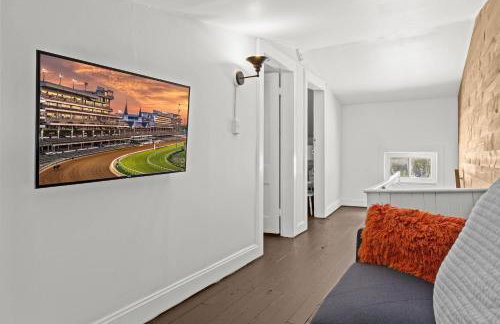 Elegant Manor w Private Yard & Modern Amenities - Foto 69