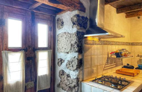 Casa Poesía de El Hierro - Poetry House of El Hierro, situated in the center of El Pinar - Foto 9