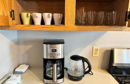 Entire Private 3 Bedrooms 1 Bathroom Single House with Fenced Garden - Photo 23