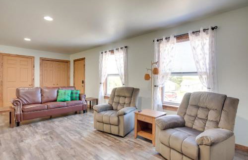 Wooded Hancock Home Near Ski and Snowmobile Trails! - Foto 7