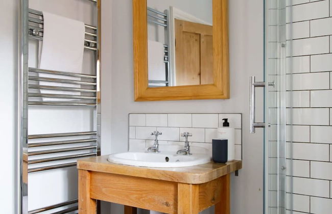 Charming 3bd Townhouse Right in the City Centre - Photo 22