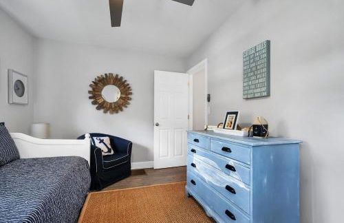 Adorable Beach Cottage - Private Beach Association - Foto 19