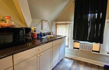 Dauphin District Darling #3-Downtown, Restaurants - Photo 36