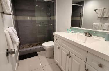 SPECIAL Beautiful Modern Beach Condo - Foto 20