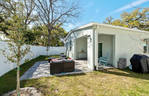 Chic Retreat-Stunning Design Cozy Fire Pit Escape! - Foto 40