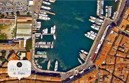 Steps from the Port! Chic 2-Bed in the Heart of Saint-Tropez - Photo 7