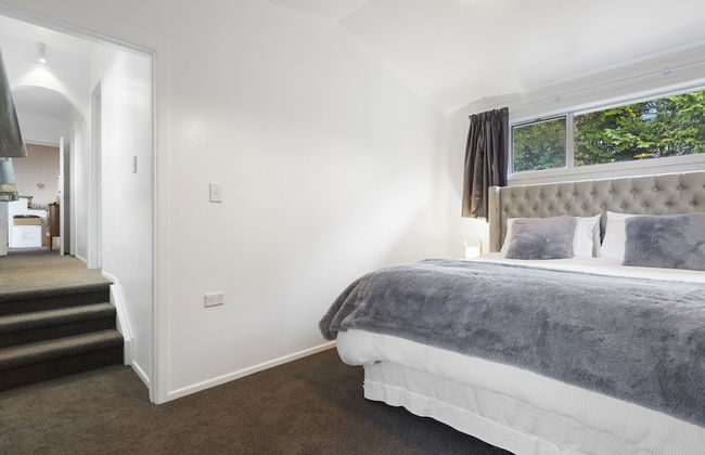 Lakeview Escape with spa - sauna - patio - Photo 5