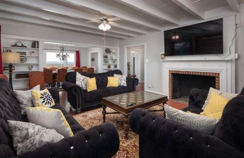 Grand Performance Home 3 min to Downtown, Stockyard, AT&T - Photo 8