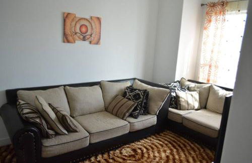 Tranquil Downtown Escape with Backyard - Photo 32