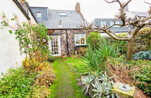 Cosy 4-Bed Cottage in Kirk Yetholm by MCPI Hosting, Perfect for Families & Holidaymakers - Foto 12