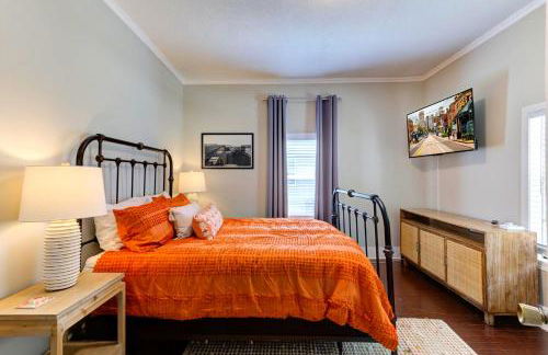 Spacious 3BR Midtown Home - Sleeps 7 - Walkable to Dining & Attractions - Easy Access to Downtown - Foto 12