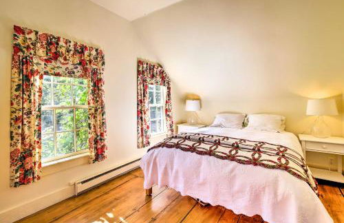 Lovely Brookfield Home with Private Deck and Views - Foto 18