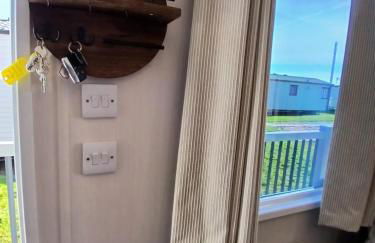 Serenity - Luxury Hot Tub, Sunnymede, Fantasy Island, Ramped Access, Parking, 2 dogs max - East Coast Holidays - Foto 43