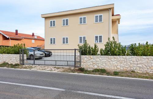 Simplistic Apartment in Neviđane near Sea - Foto 38