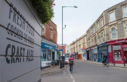 Stag & Hen Retreat - Walk to Nightlife - Sleeps 16 - Foto 56