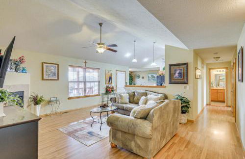 Springfield Area Retreat! Family Home with Yard - Foto 5