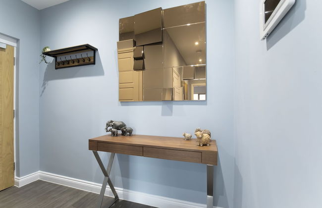 Elliot Oliver - Luxurious Two Bedroom Apartment in The Docks - Photo 14